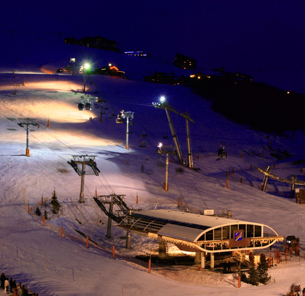 Night skiing - France Montagnes - Official Website of the French Ski Resorts