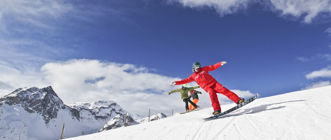 Ski or snowboard, how to choose?