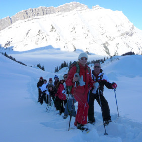 Sortie en raquettes accompagnée "Col des Aravis, fabuleux belvédère sur le Mont-Blanc"